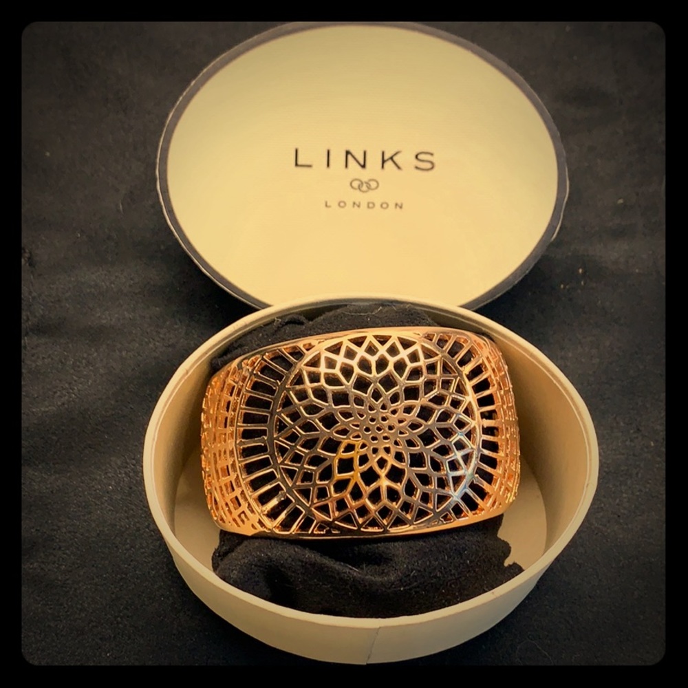 Links of London “Timeless Cuff” in 18k Rose Gold